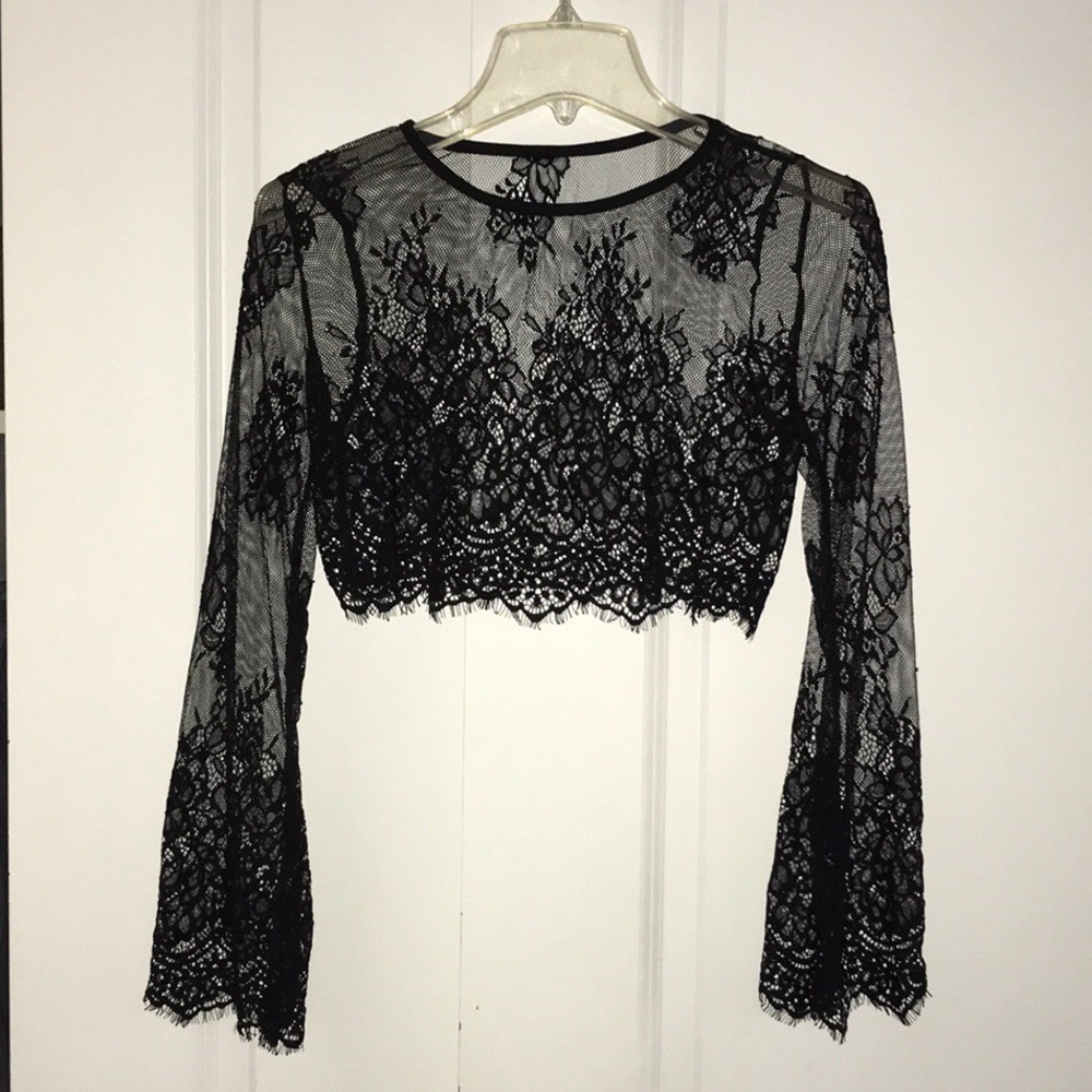 Lace bell sleeved midriff